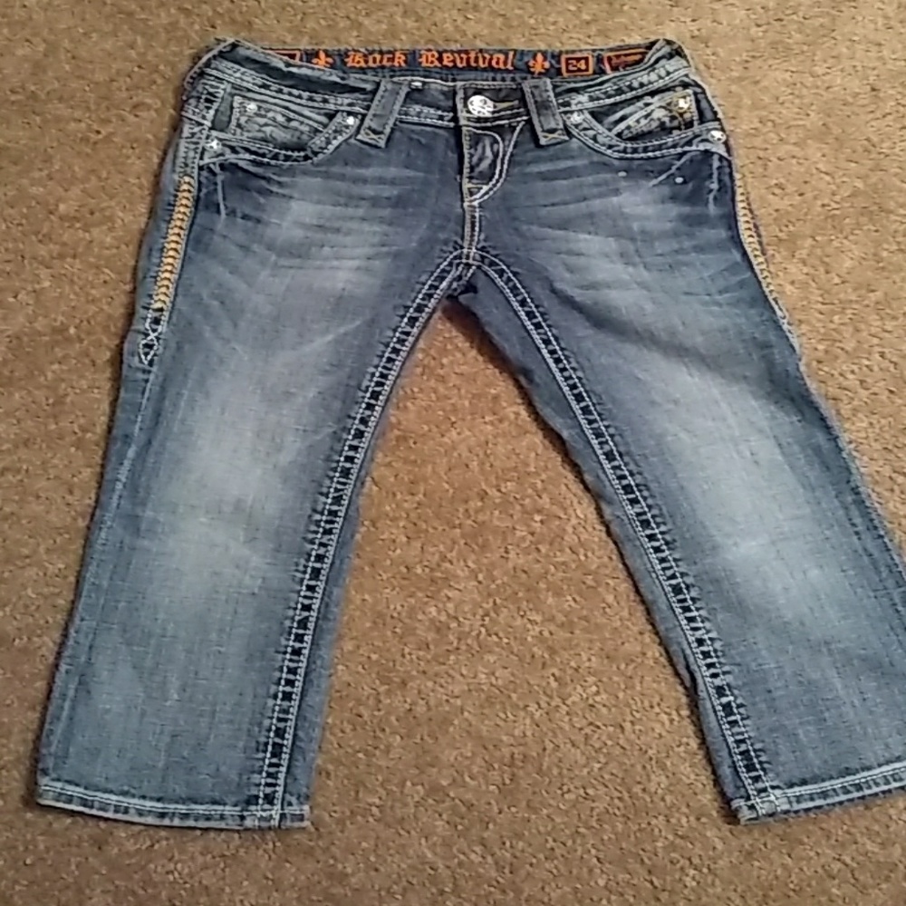 Capris - Picture 3 of 4